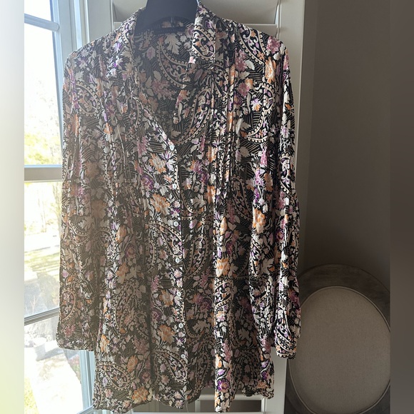 Jane & Delancey Floral Womans Blouse Tunic Long Sleeve Paisley Pleaded front - Picture 3 of 13